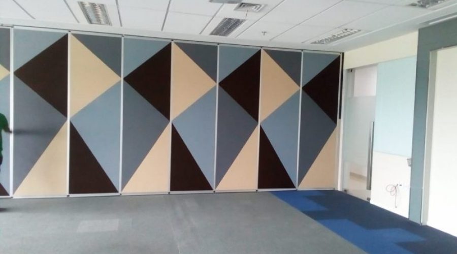  Fungsi partisi geser dalam interior ruangan PINTU 